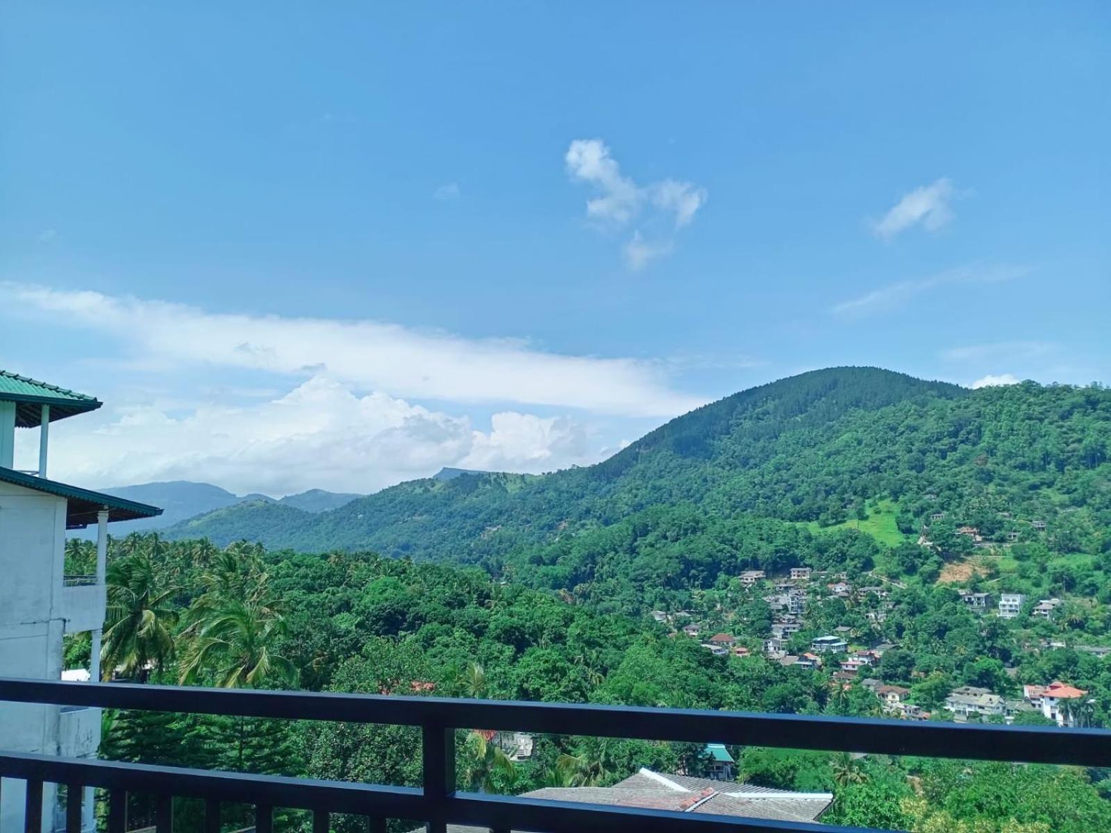 Mountain View Apartment Kandy Bagian luar foto