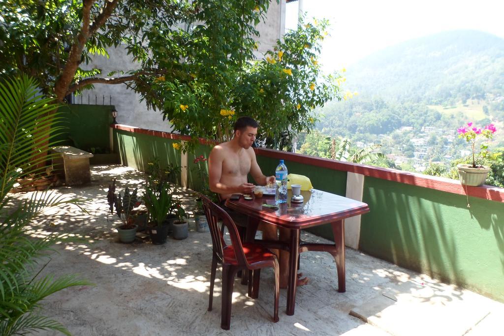 Mountain View Apartment Kandy Bagian luar foto